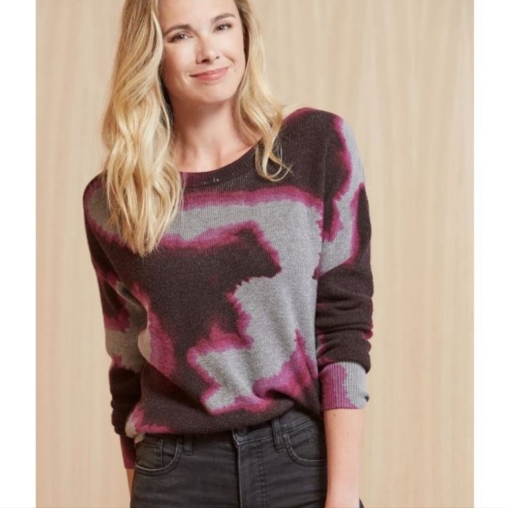 Jamison Crew Neck Sweater with Artistic Pattern Size L